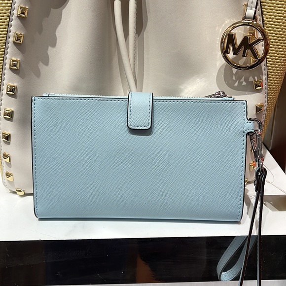 MICHAEL KORS LARGE DOUBLE ZIP WRISTLET WALLET PHONE CASE CLUTCH 
Vista Blue 
NWT - Picture 4 of 16